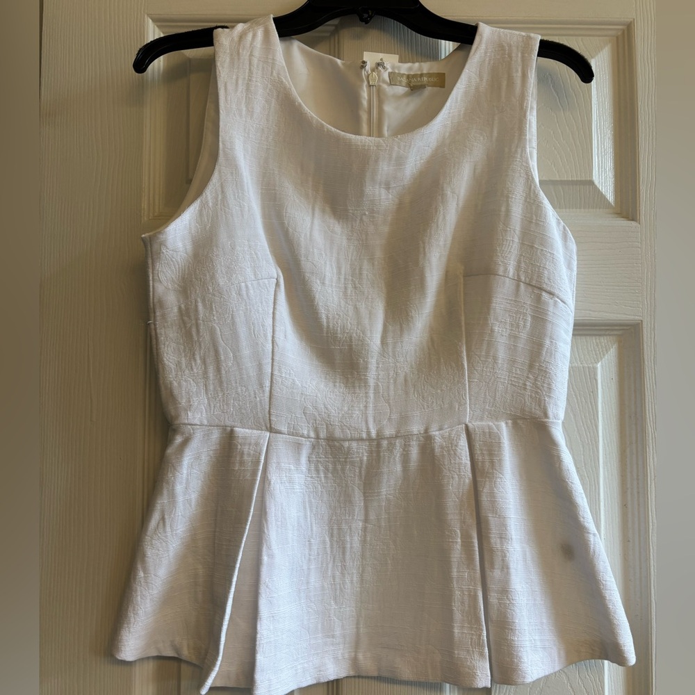 Elegant White Sleeveless Top